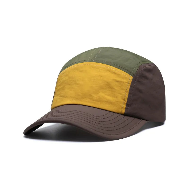Men's quick-drying baseball cap with curved brim in cotton-polyester fabric, showing five-piece colour matching design