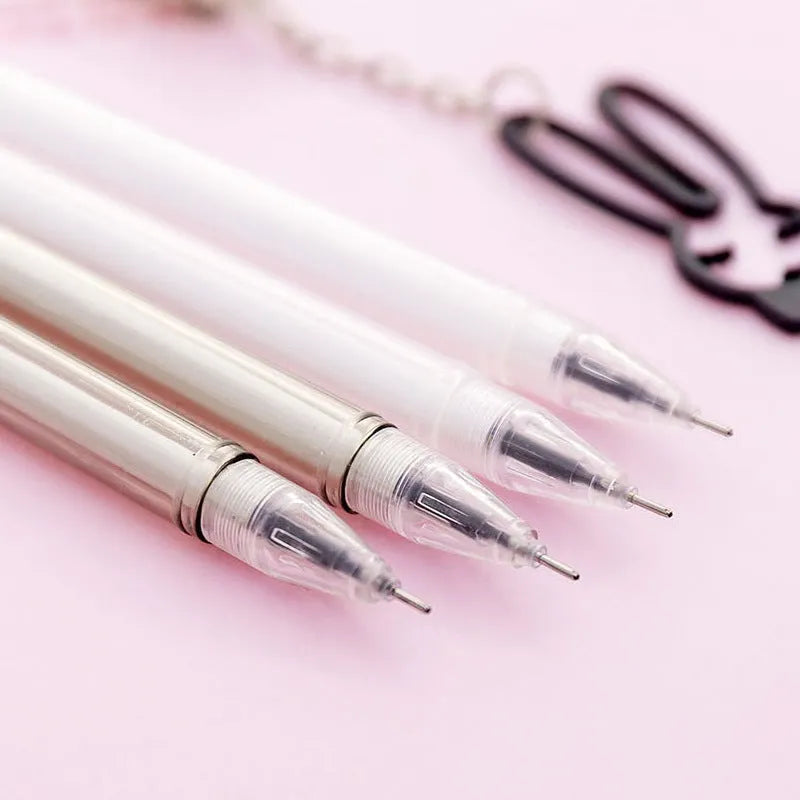 Paper crane rabbit pendant gel pen with 0.38mm tip and 17cm plastic shell.