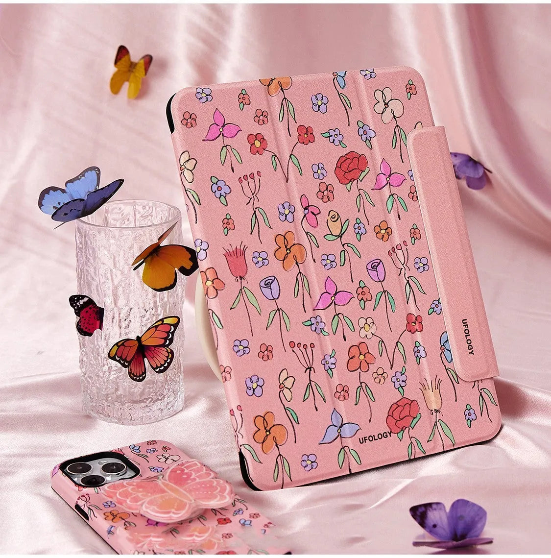 Flat polyurethane protective sleeve for 10.9-inch iPad Air with magnetic clip closure.