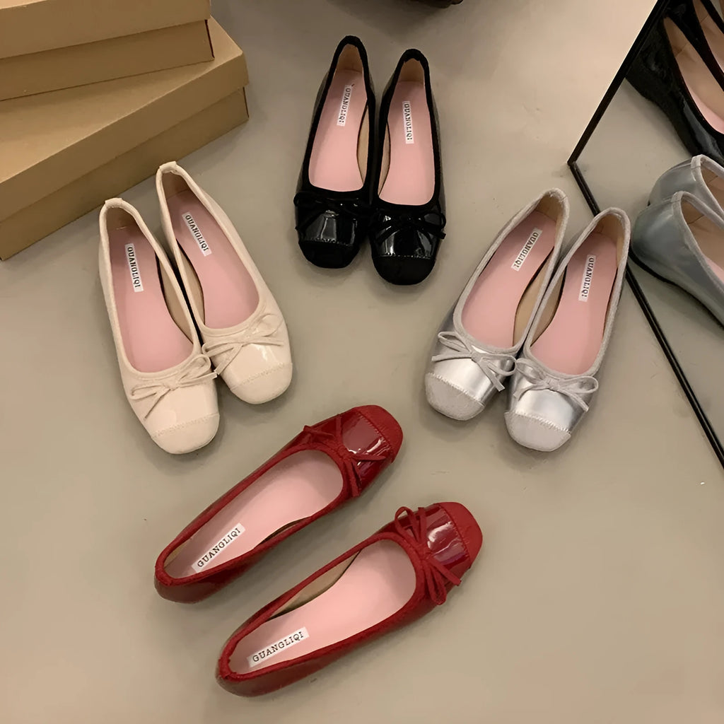 Retro style women's ballet flats with square toe and bow detail in Mary Jane design