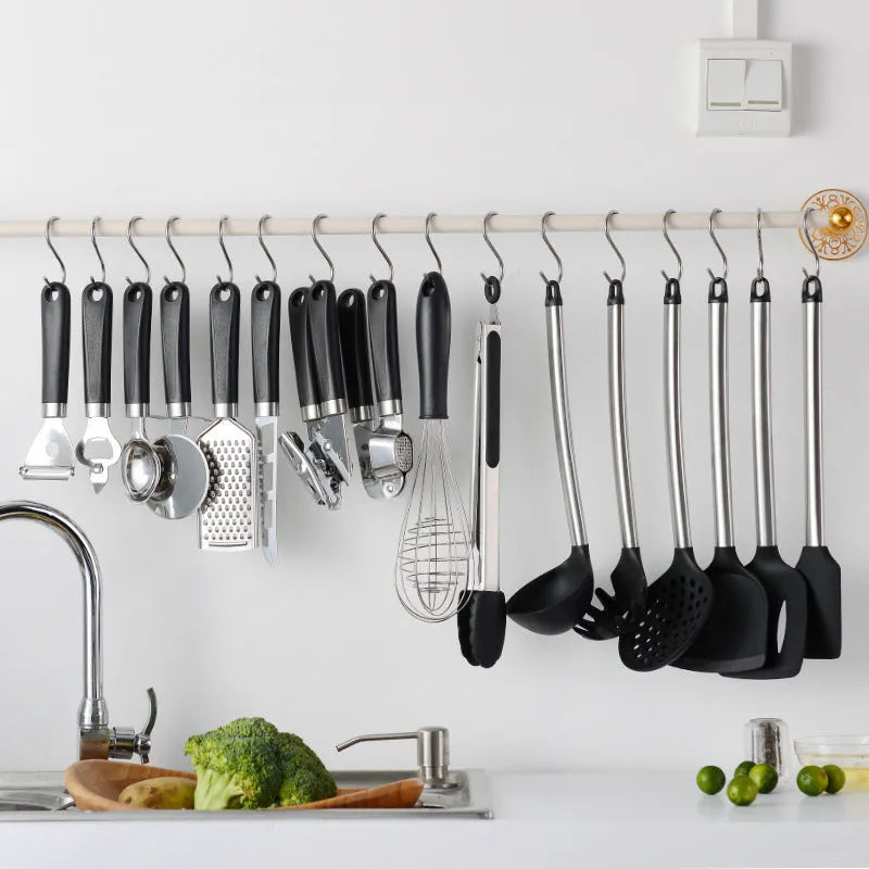 Black kitchen spatula spoon set with stainless steel handles and silicone heads, 16 pieces