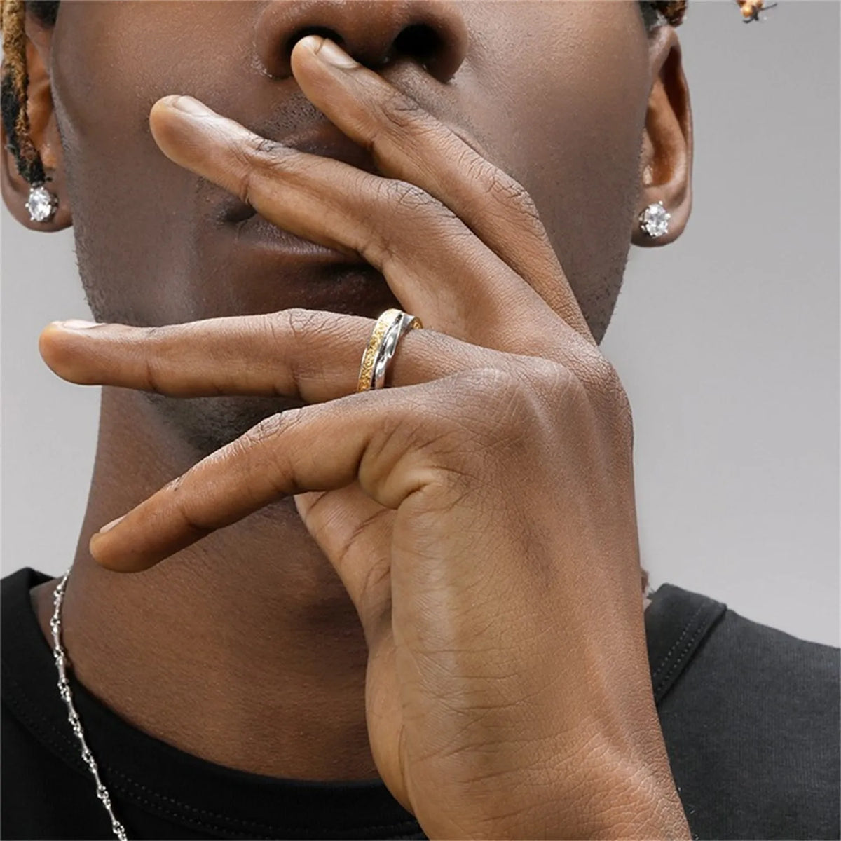 Adjustable 925 silver ring with gold and silver colour blocked Tang grass pattern and open band