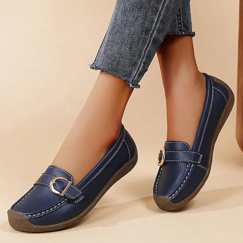 Women's casual loafers in artificial PU leather with round toe and beef tendon sole.