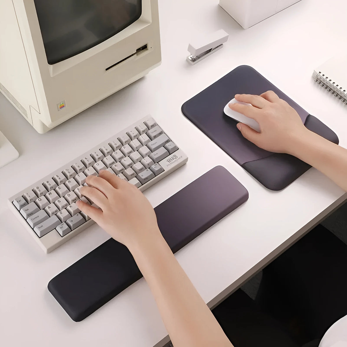 Square silica gel wrister mouse pad 250x180mm with cloth surface and wrist strap