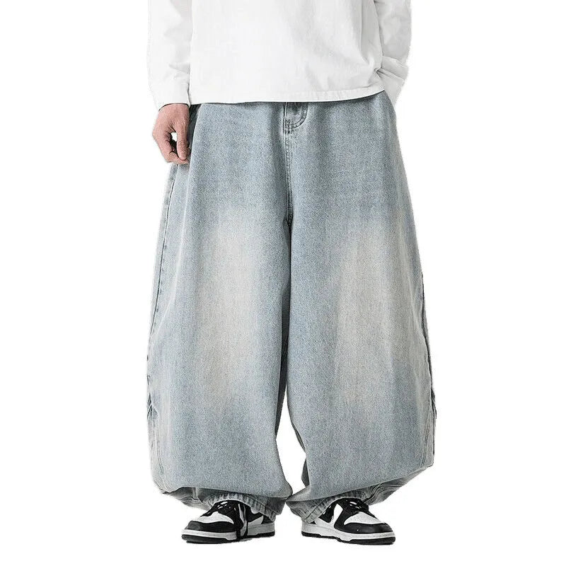 Men's plus size baggy jeans in loose fit with straight legs and low waist