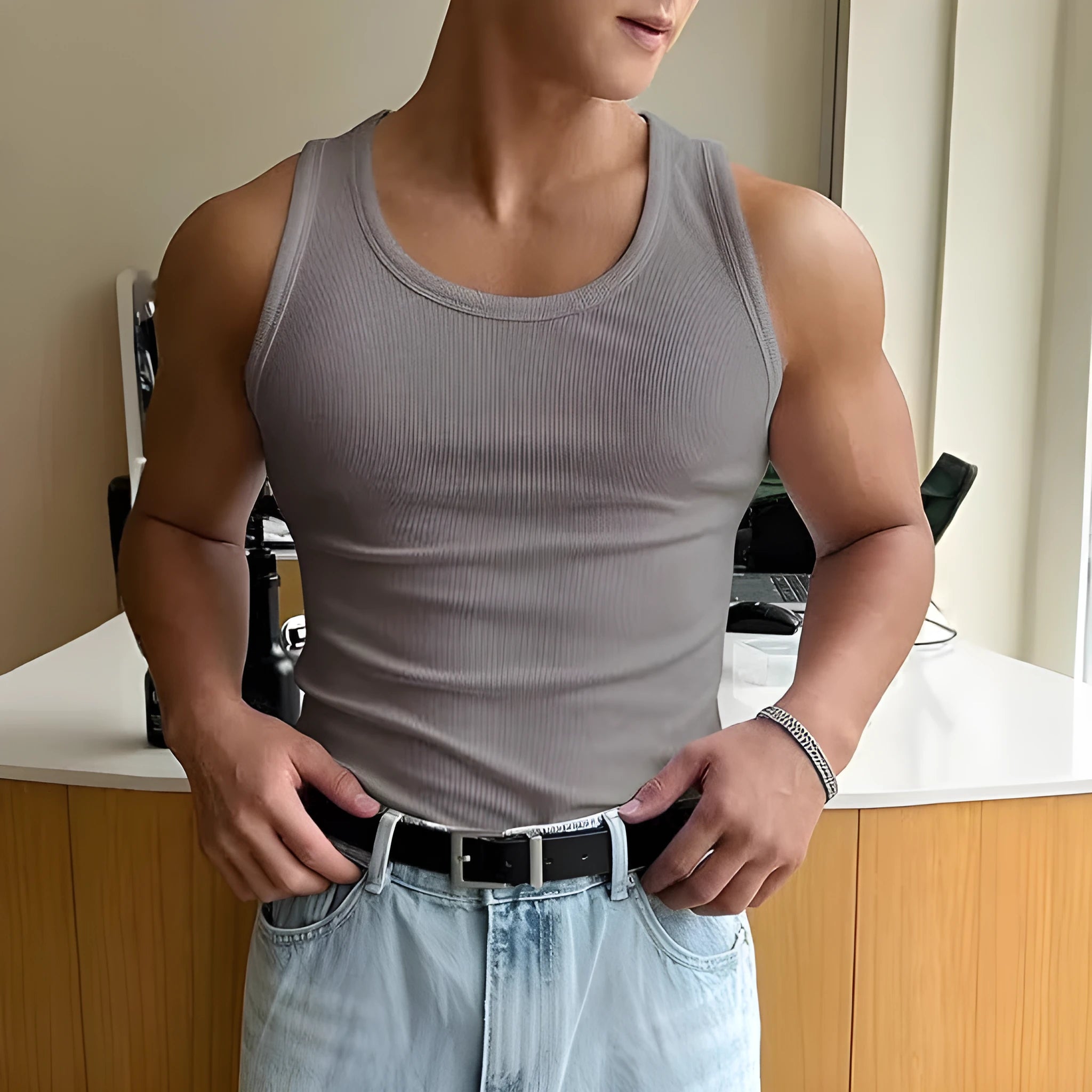Men's tight fit round neck workout t-shirt in polyester fabric with wool lining