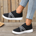 Black women's low-top mesh shoes with Flyknit fabric upper and flat rubber sole