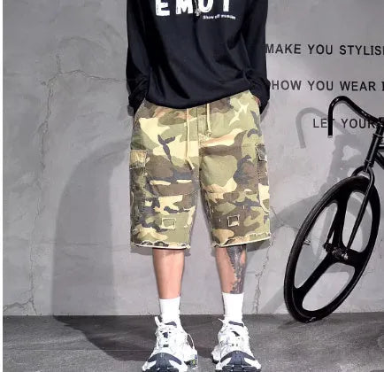 American style retro camouflage shorts in loose cropped fit for summer casual wear