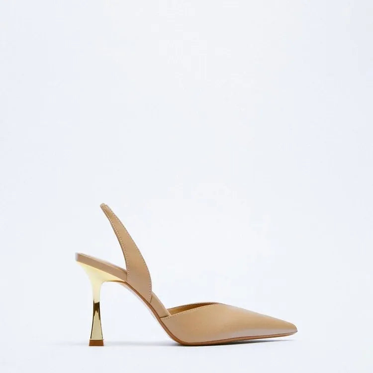 Women's pointed-toe high heels in patent leather with a shallow mouth design.