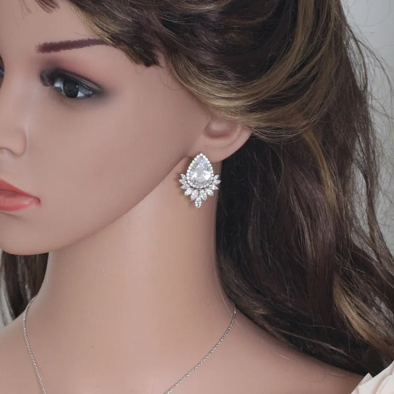 AAA jewellery chain set with necklace and earrings in blue, red and white colours for formal events