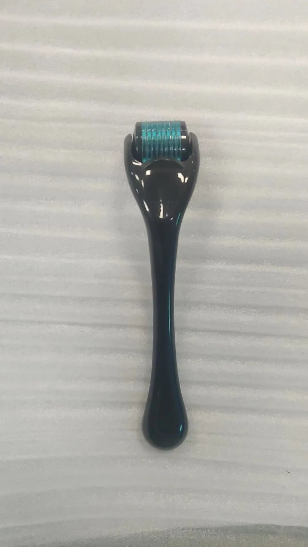 540 micro needle roller derma tool in assorted colours with choice of needle sizes 0.2mm, 0.25mm, 0.3mm.