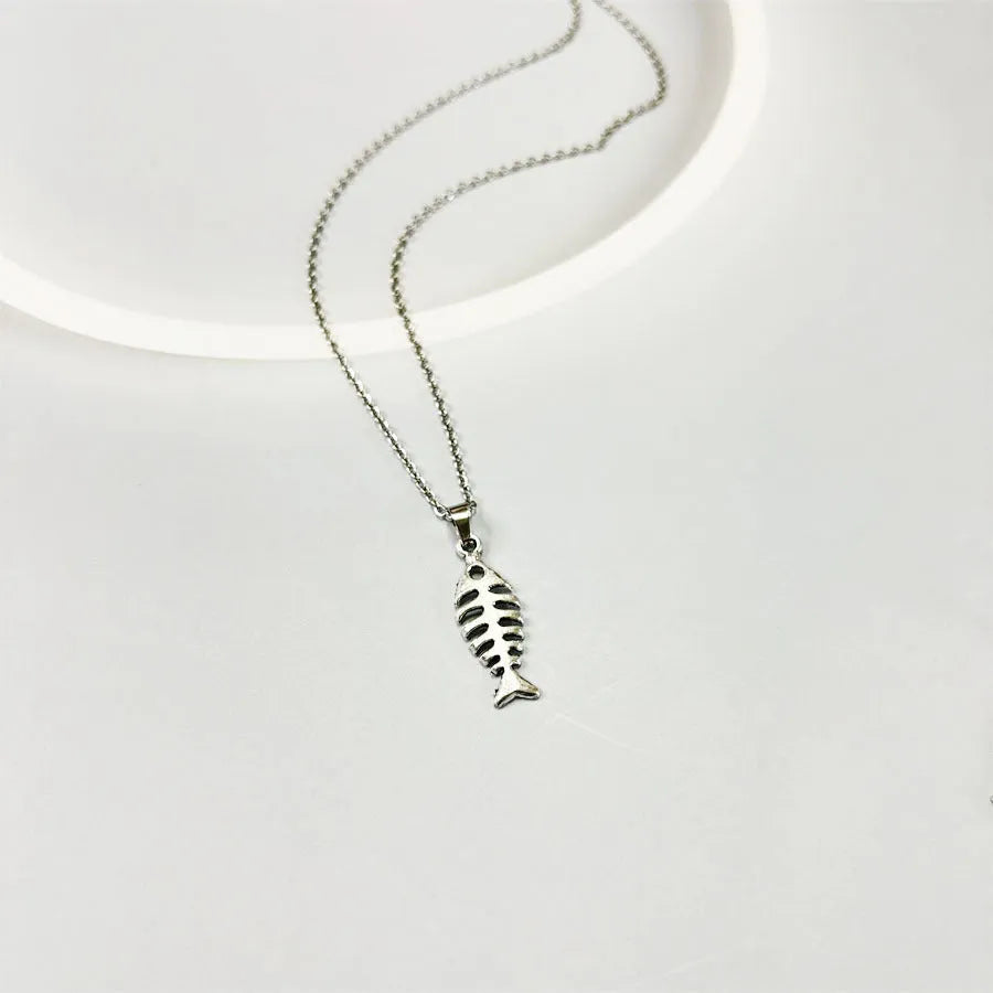 Fishbone pendant necklace with O-shaped chain and matching earrings in retro alloy jewellery set