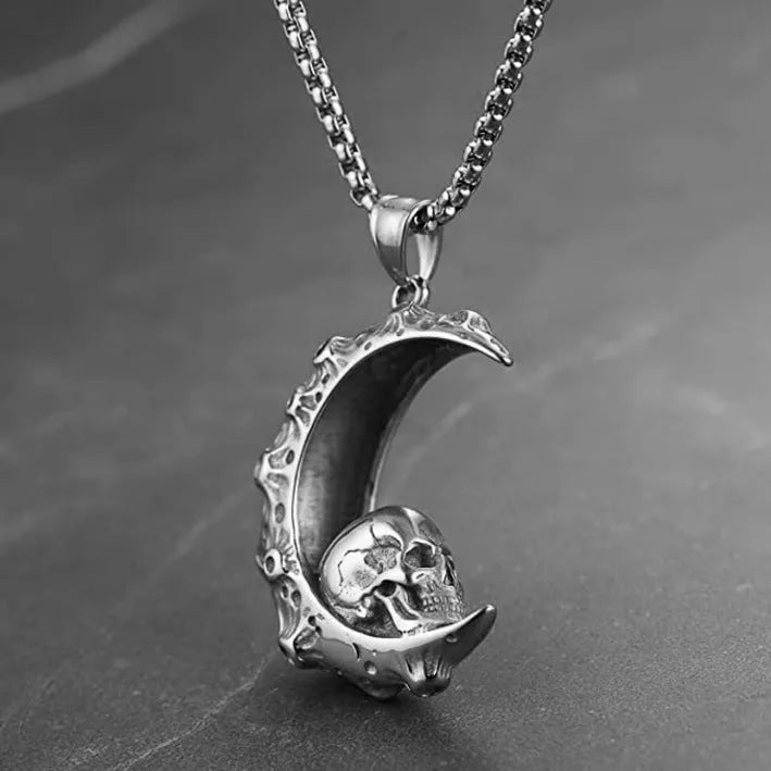 Men's silver skull necklace with alloy pendant and chain in sports style