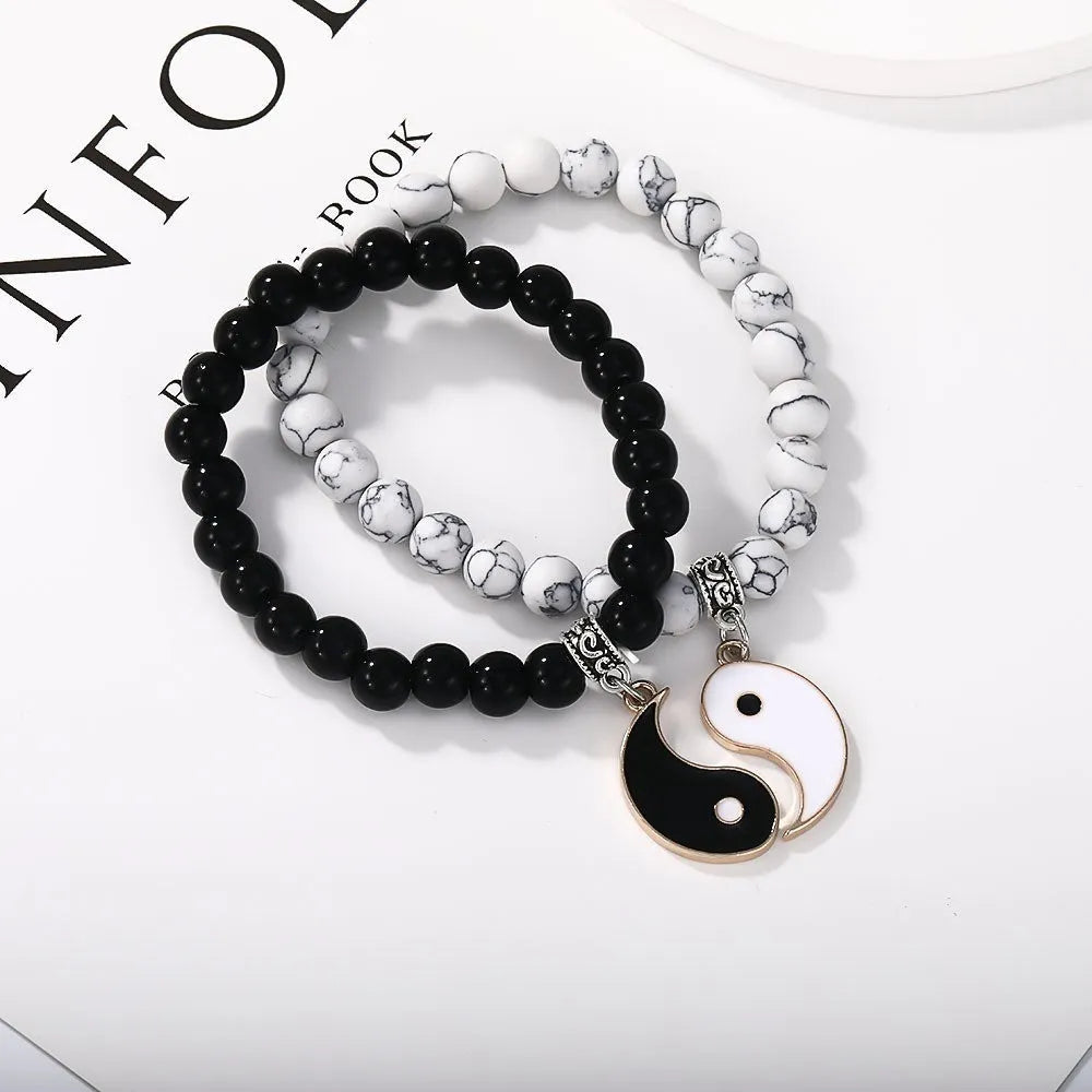 Eight-diagram-shaped geometric appetizer bracelet in electroplated alloy with unisex design for travel commemoration gifting