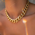Women's thick chain necklace in solid colour with 32cm length and 6cm pendant