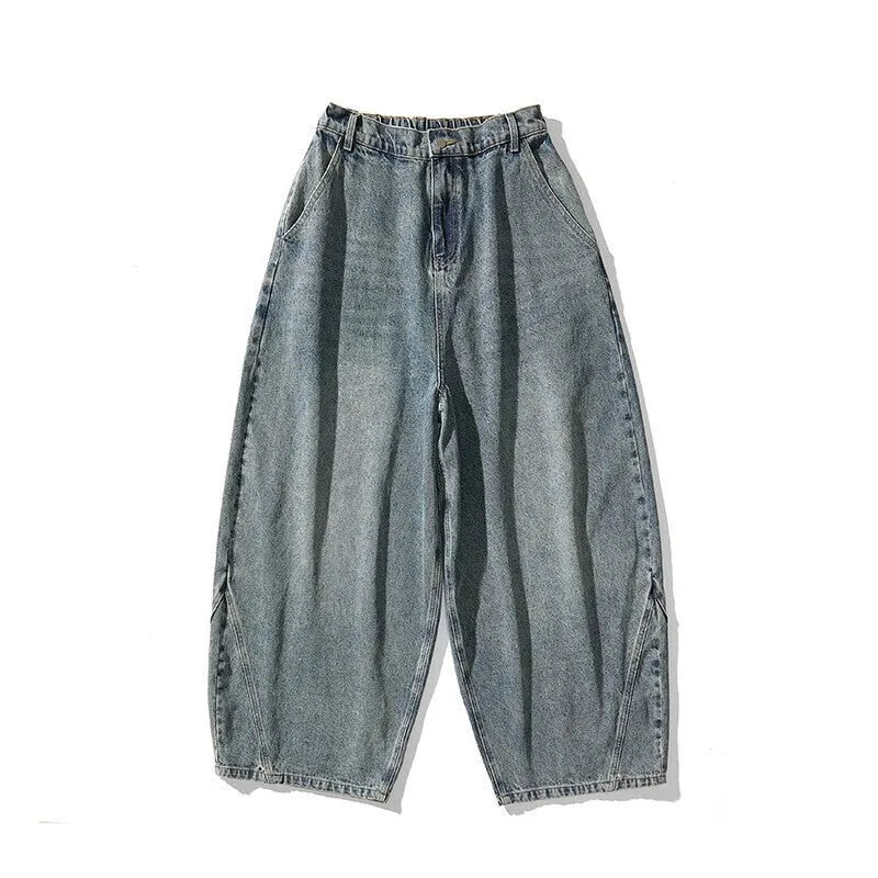 Men's plus size baggy jeans in loose fit with straight legs and low waist
