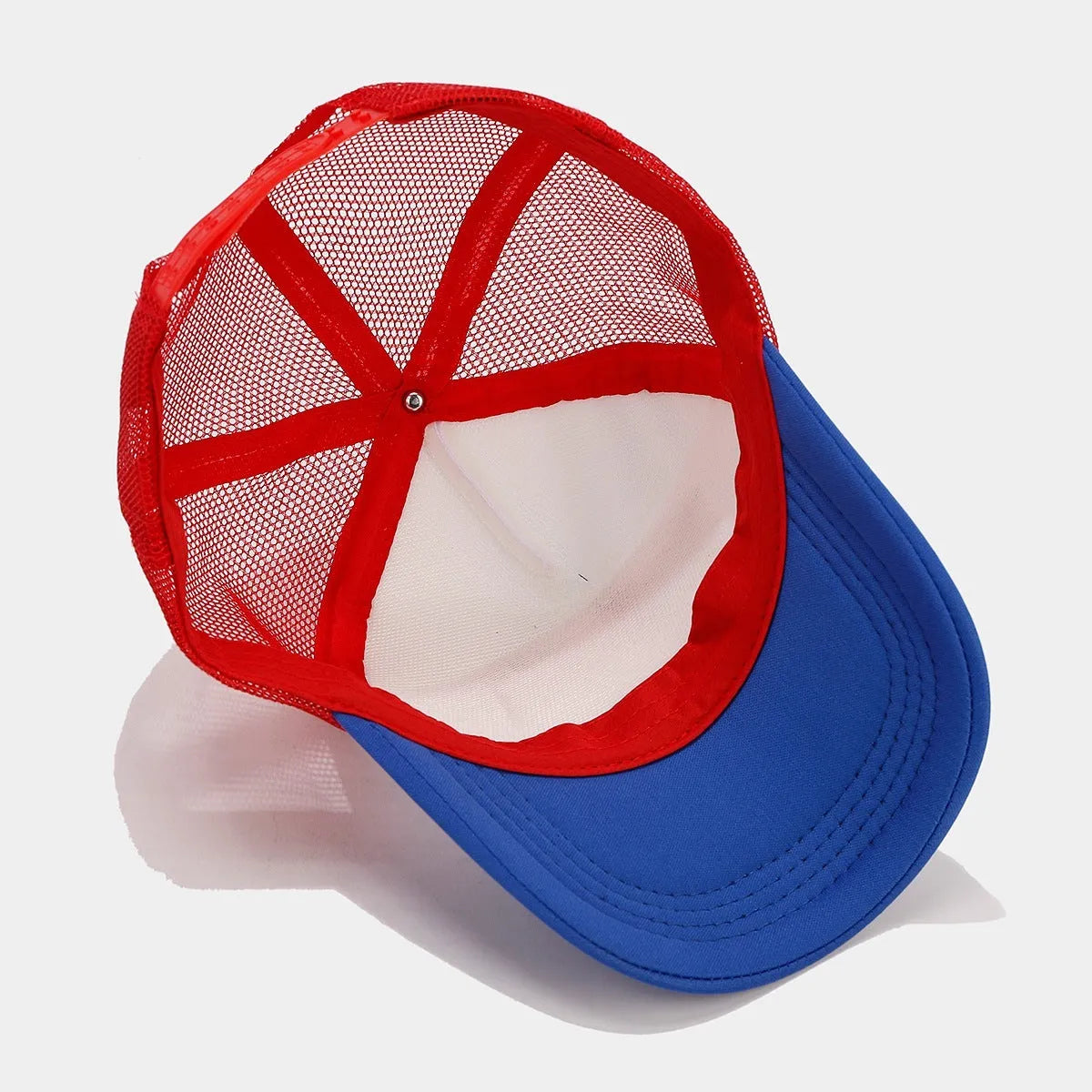 Red and blue colour contrast adjustable baseball cap with breathable mesh fabric