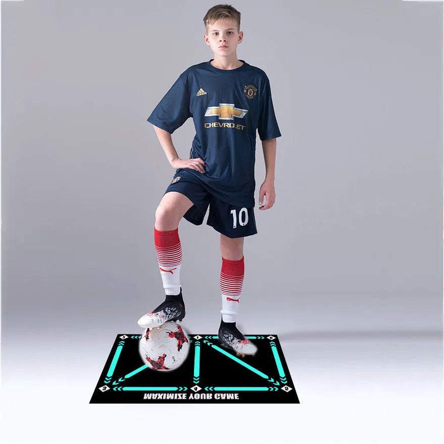 Indoor football training mat in cushion colour with rubber construction for skill practice