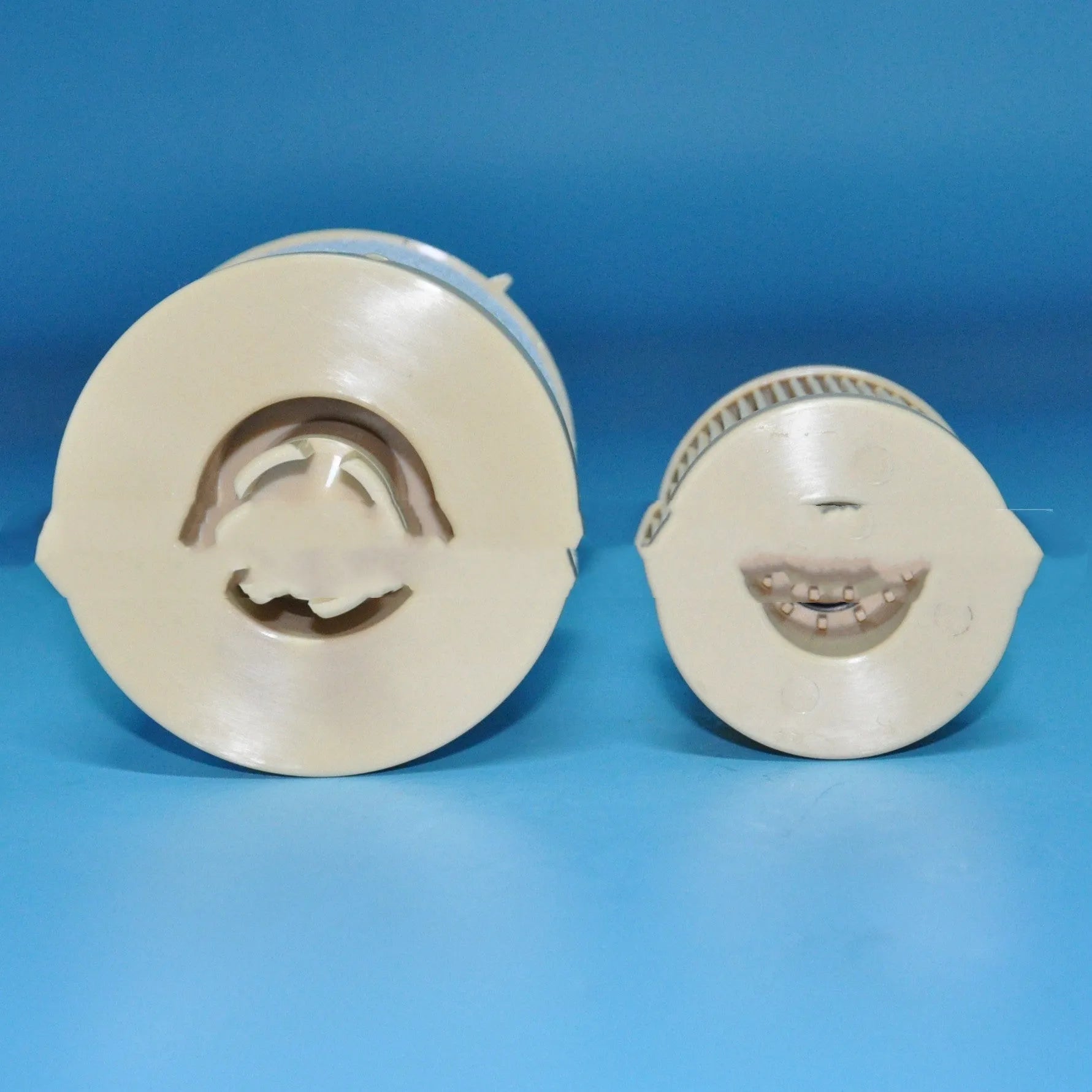 Black FD4616 diesel fuel filter for Ford trucks, showing dimensions of 106mm height.