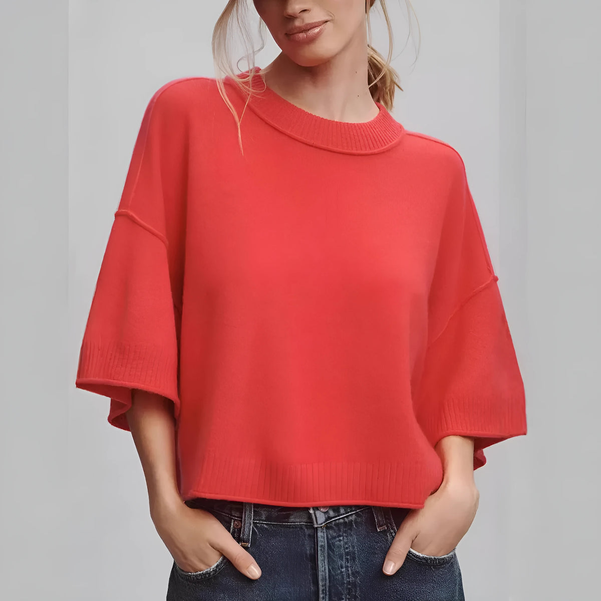 Red and white short T-shirt with an exposed navel design, made from viscose fibre.