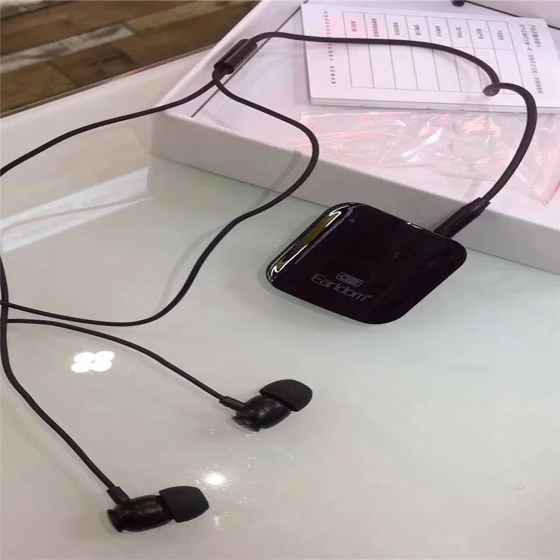 Bluetooth lavalier headset audio receiver with 10-metre wireless range and hands-free calling capability