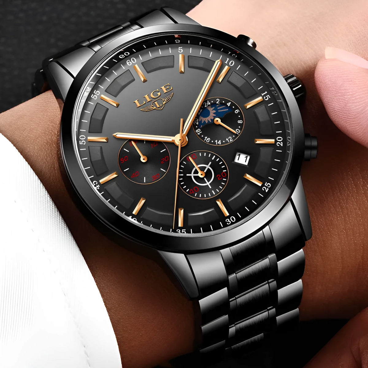 Men's waterproof quartz sports watch in black and rose red gold with 12mm thickness