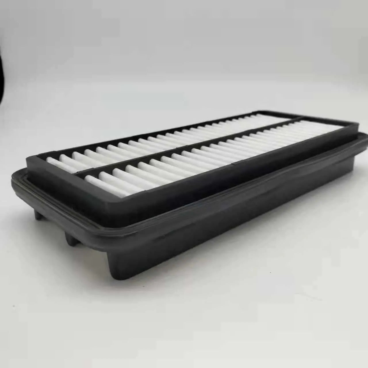 Black Hyundai car air filter with 256mm × 113mm × 40mm dimensions