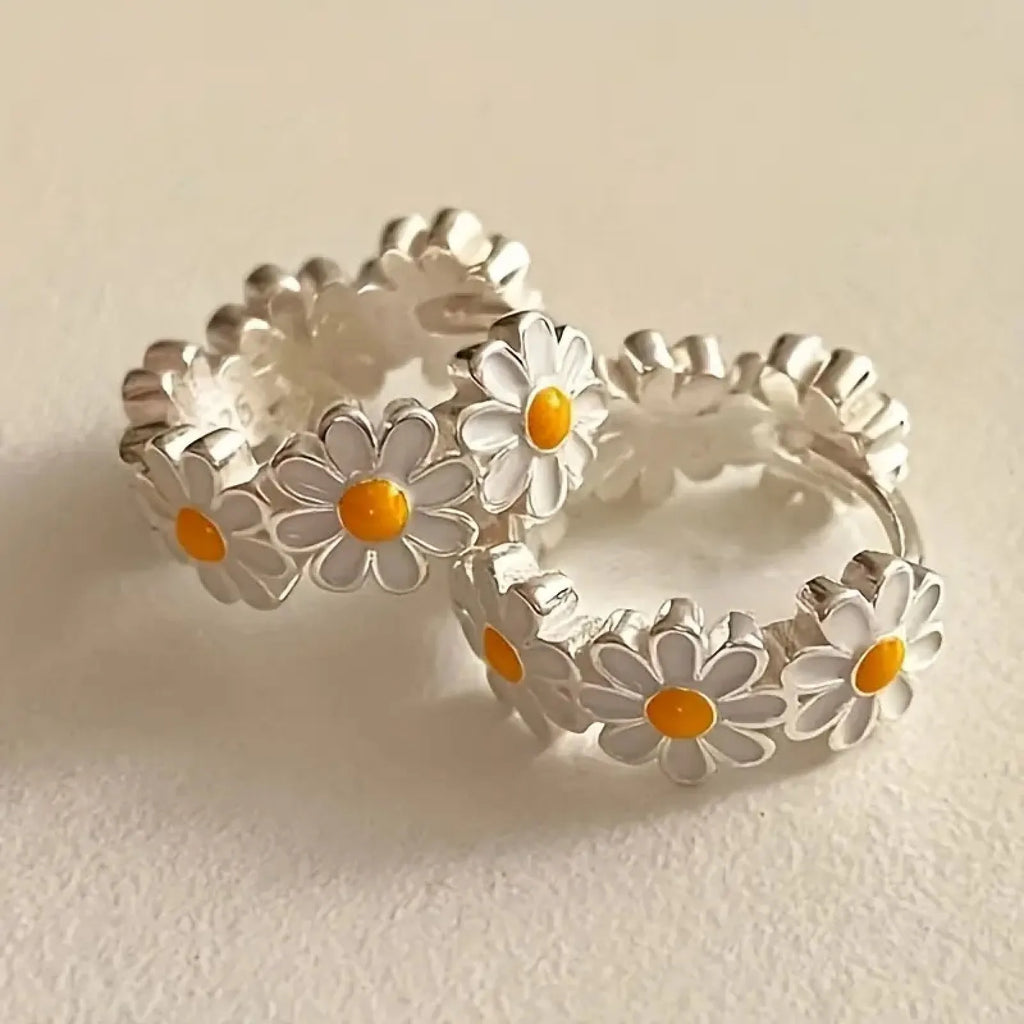 White daisy flower ring and earrings jewellery set with platinum-plated gem settings