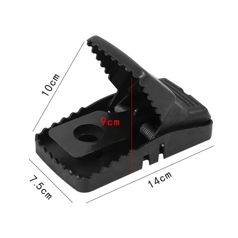 Large automatic metal mouse trap with iron clamp mechanism for indoor small macaque rat control