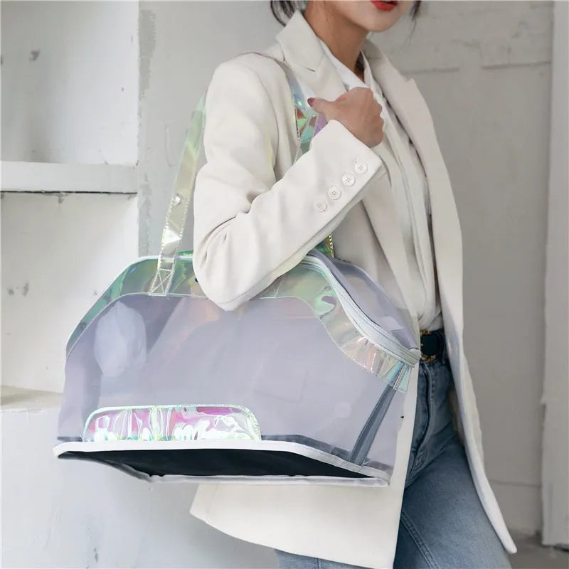 Leather cat carrying bag for outings with 25-litre capacity in a choice of solid colours.
