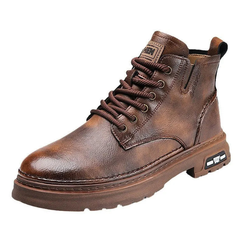 Men's mid-calf Martin boots with chunky rubber sole, leather lining and front lace-up, in black or brown