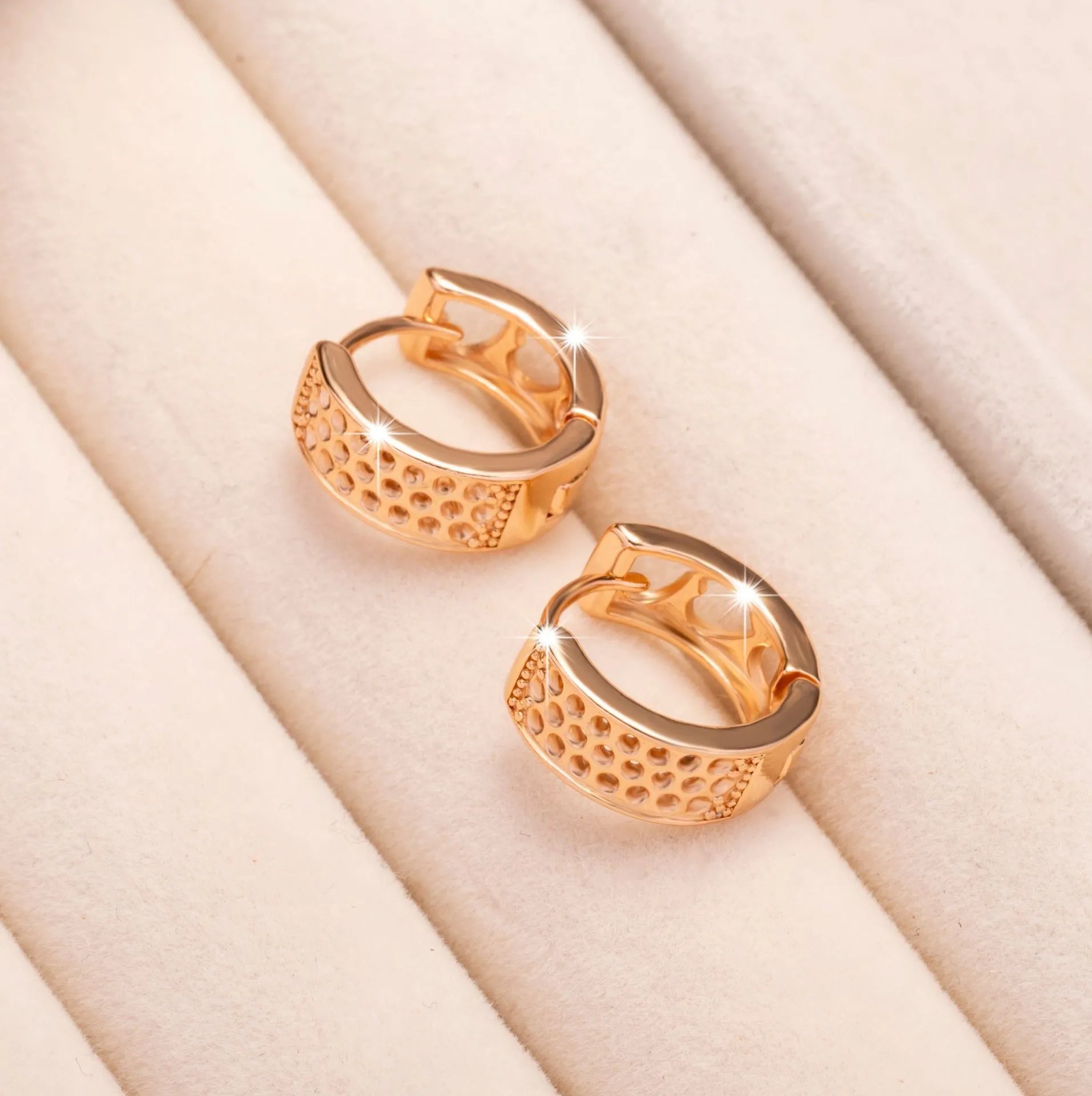 Rose gold hollowed heart earrings with circular outline for women