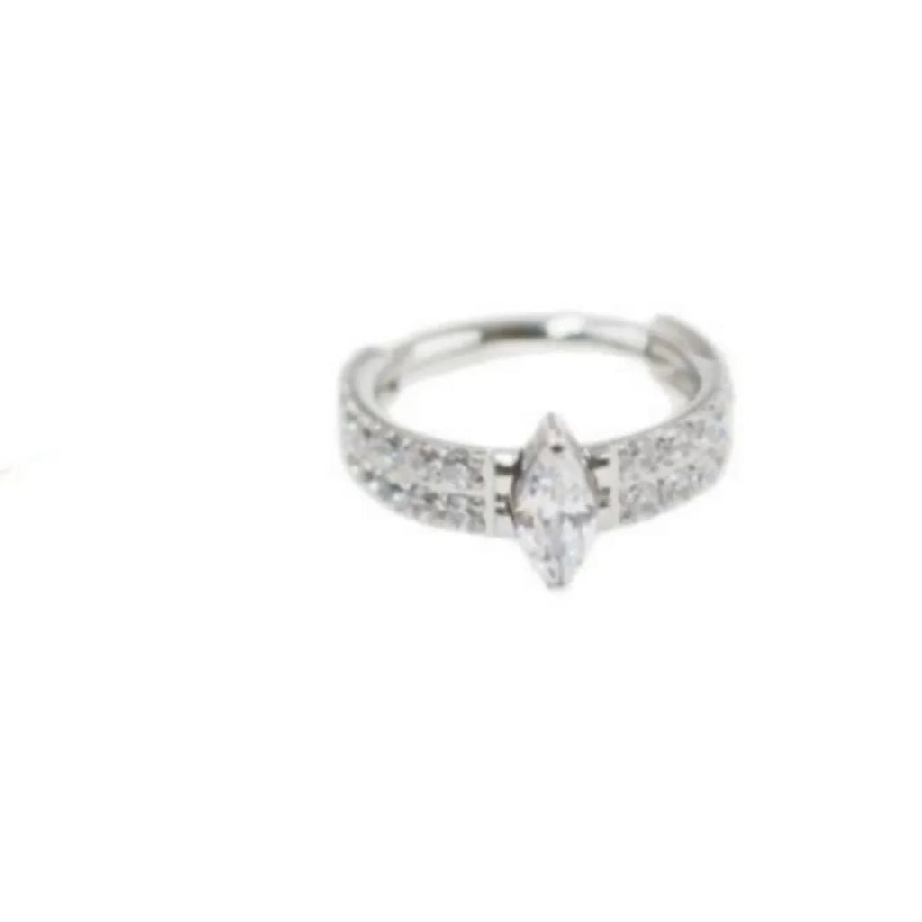 Heart-shaped zircon diamond earrings in gold and silver colours with 316 titanium steel construction