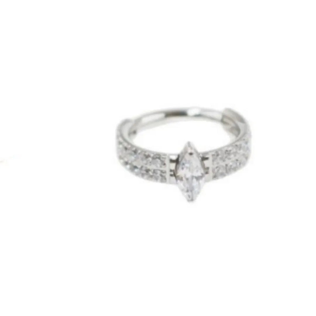 Heart-shaped zircon diamond earrings in gold and silver colours with 316 titanium steel construction