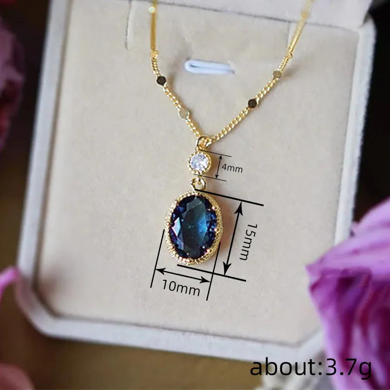 Gold geometric French retro fashion necklace with electroplated copper construction
