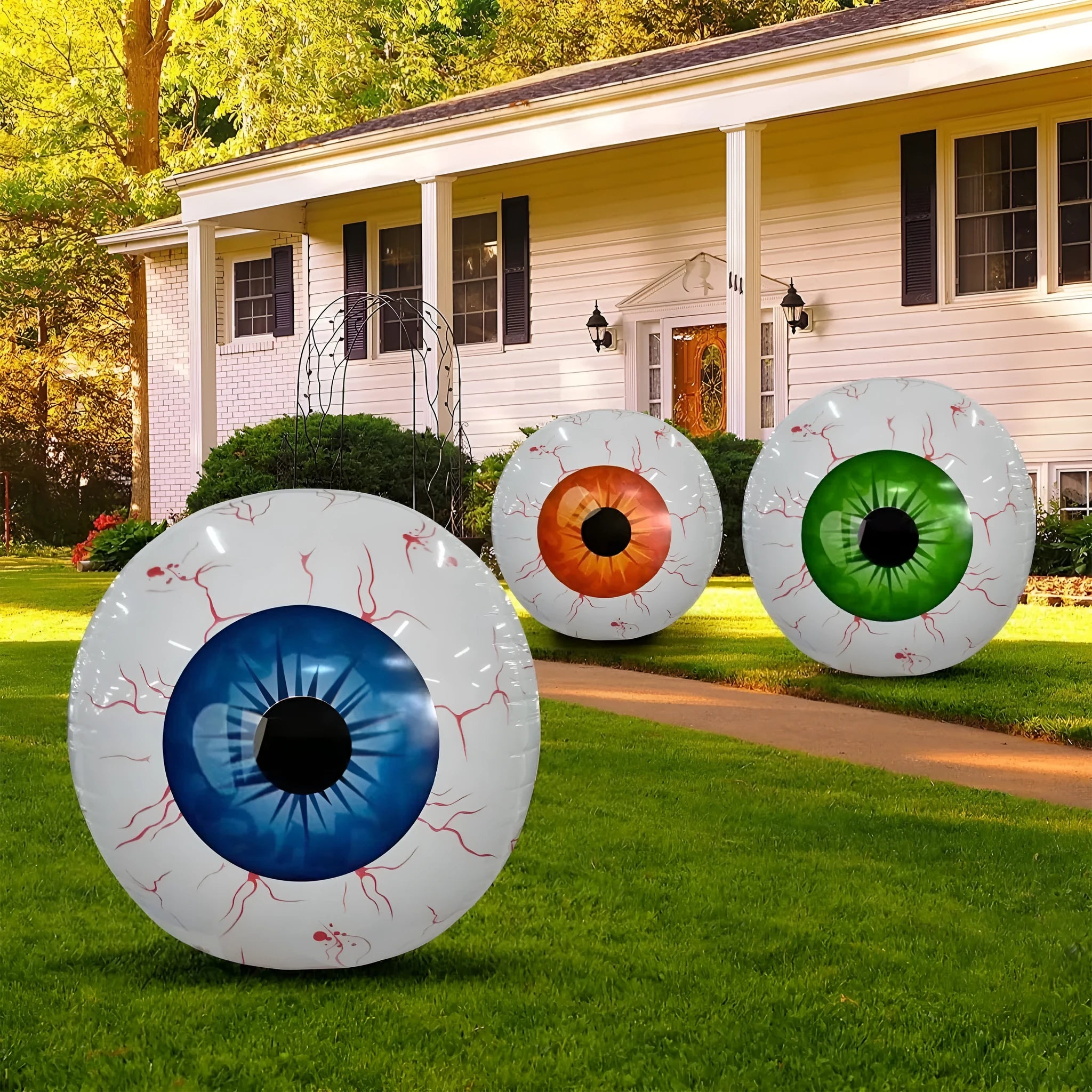 Halloween eyeball balloon with bloodshot design inflated to 40 cm diameter