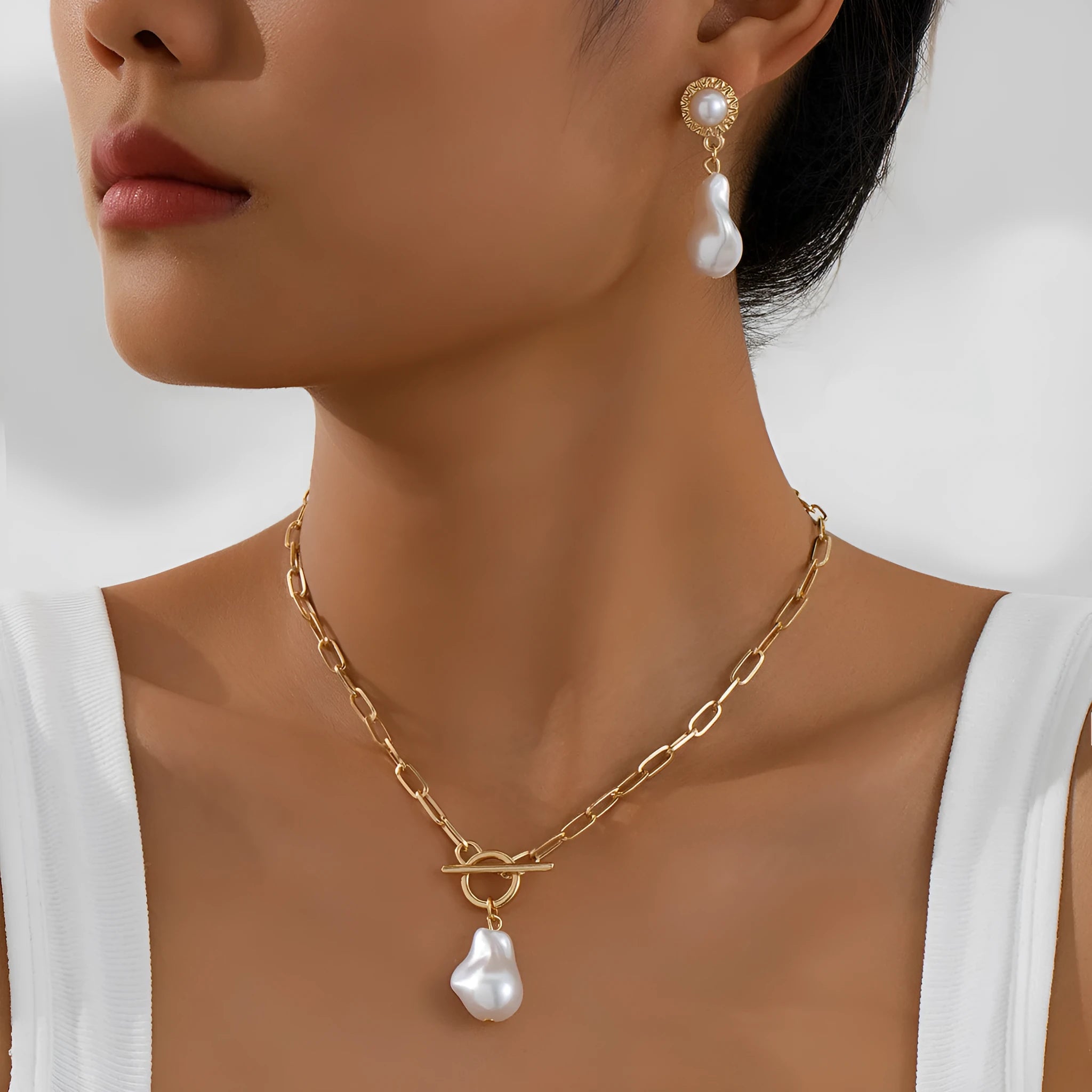 Gold retro Baroque style pearl pendant necklace and matching ear studs set for women