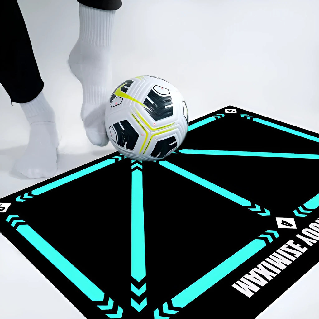 Indoor football training mat in cushion colour with rubber construction for skill practice