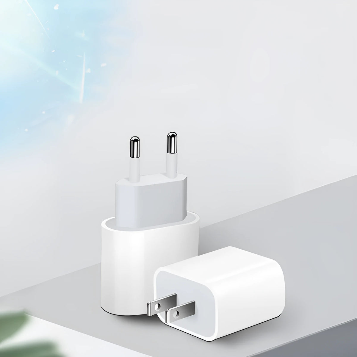 PD20W mobile phone charger with USB interface in American and European colours