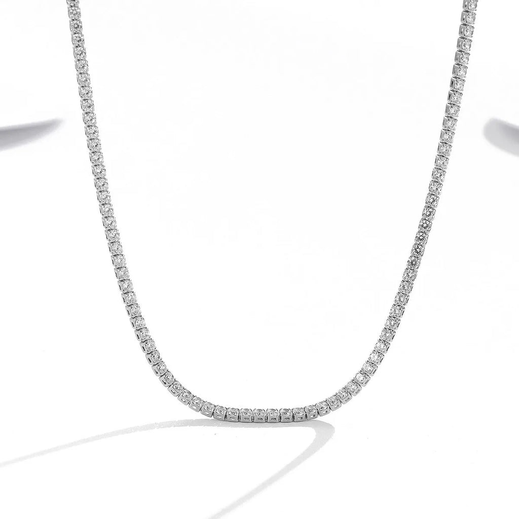 Women's sterling silver necklace with round diamond element in silver colour