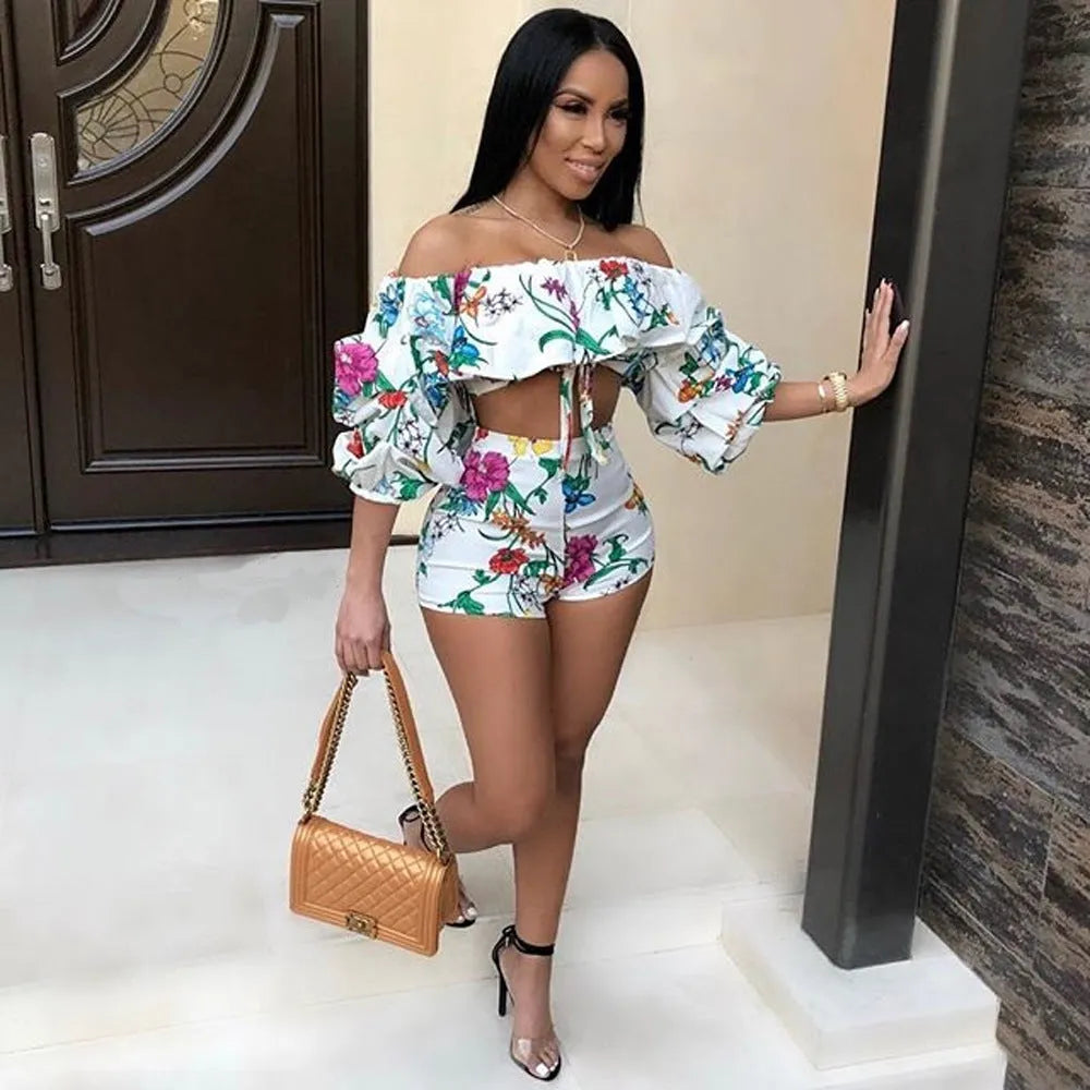 Women's multicolour digital print two-piece lounge set with fleece-lined long sleeves and matching shorts