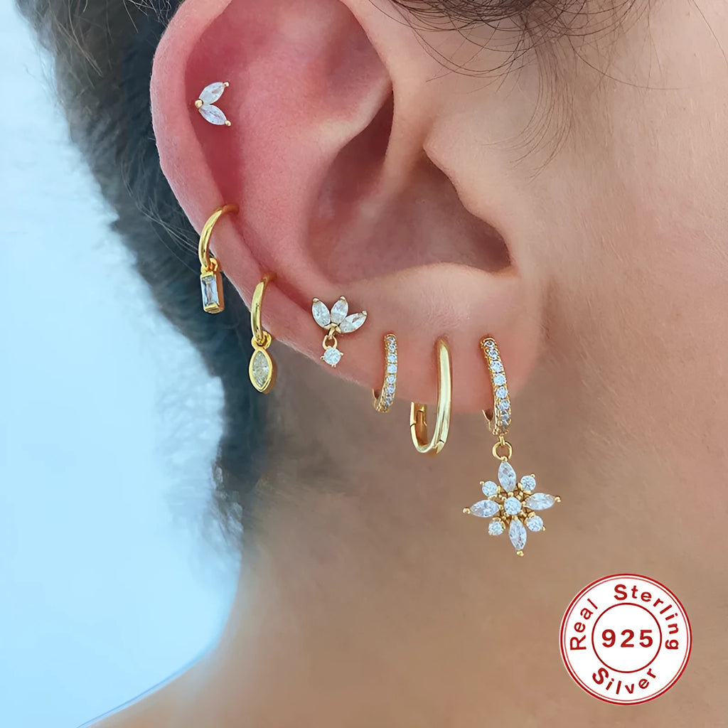 S925 sterling silver snowflake pendant earrings with clear gemstone, in yellow gold or white gold colour finish.