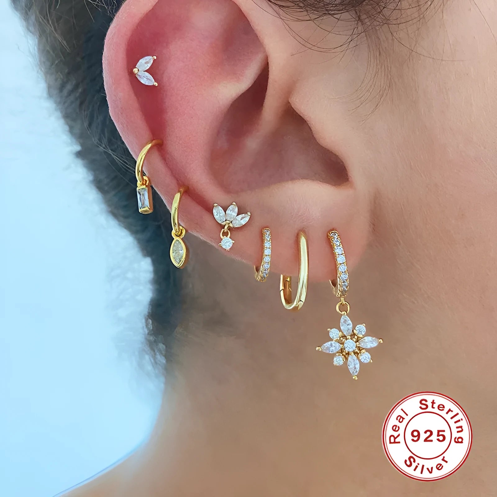 S925 sterling silver snowflake pendant earrings with clear gemstone, in yellow gold or white gold colour finish.