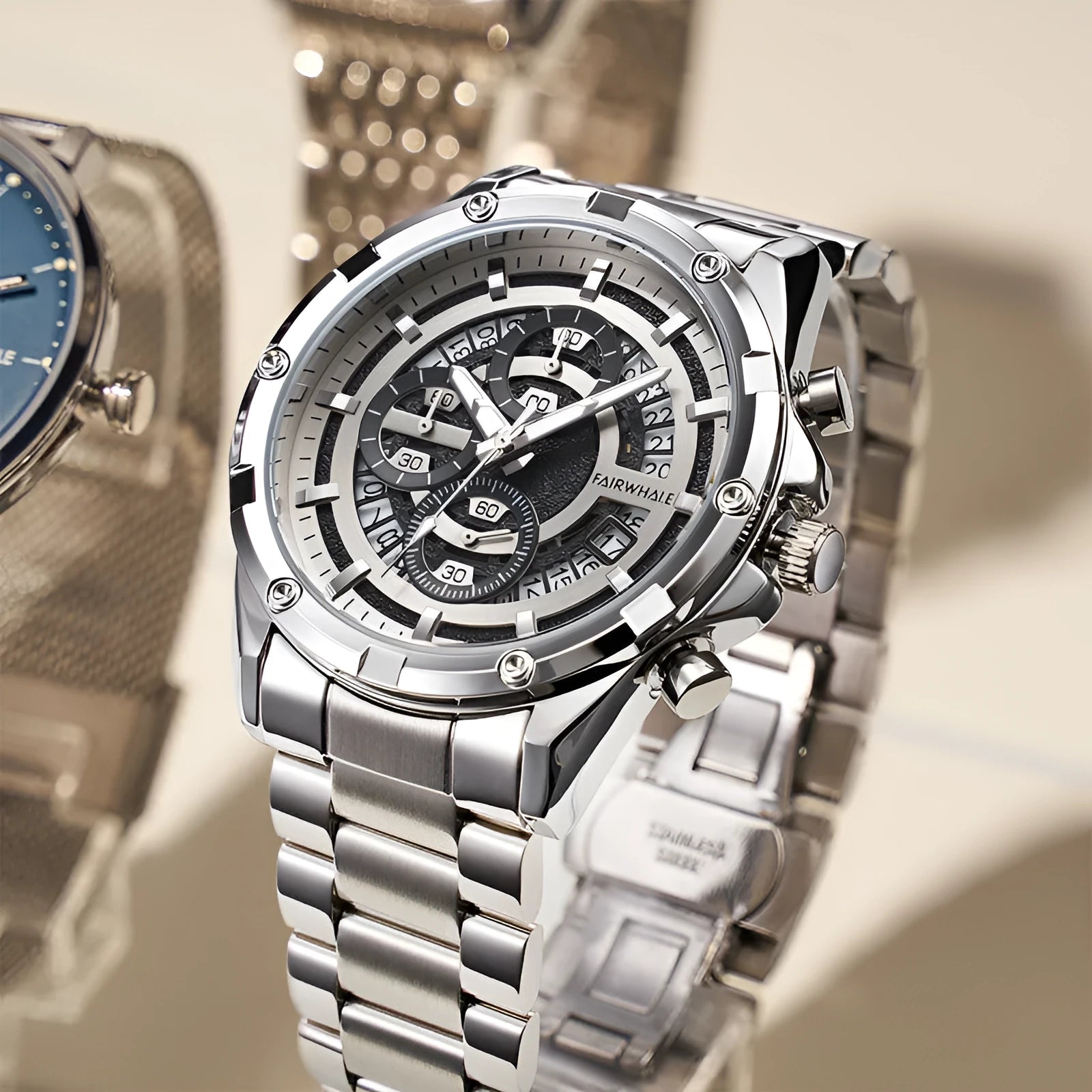 Men's waterproof luminous quartz watch with steel belt in black silver or gold surface options 10mm thickness