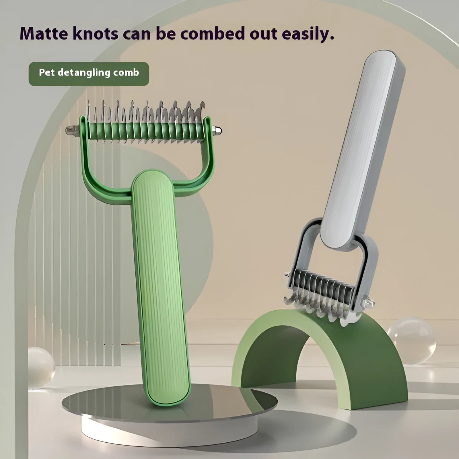 Pet grooming comb with stainless steel teeth and plastic handle in green or grey colour