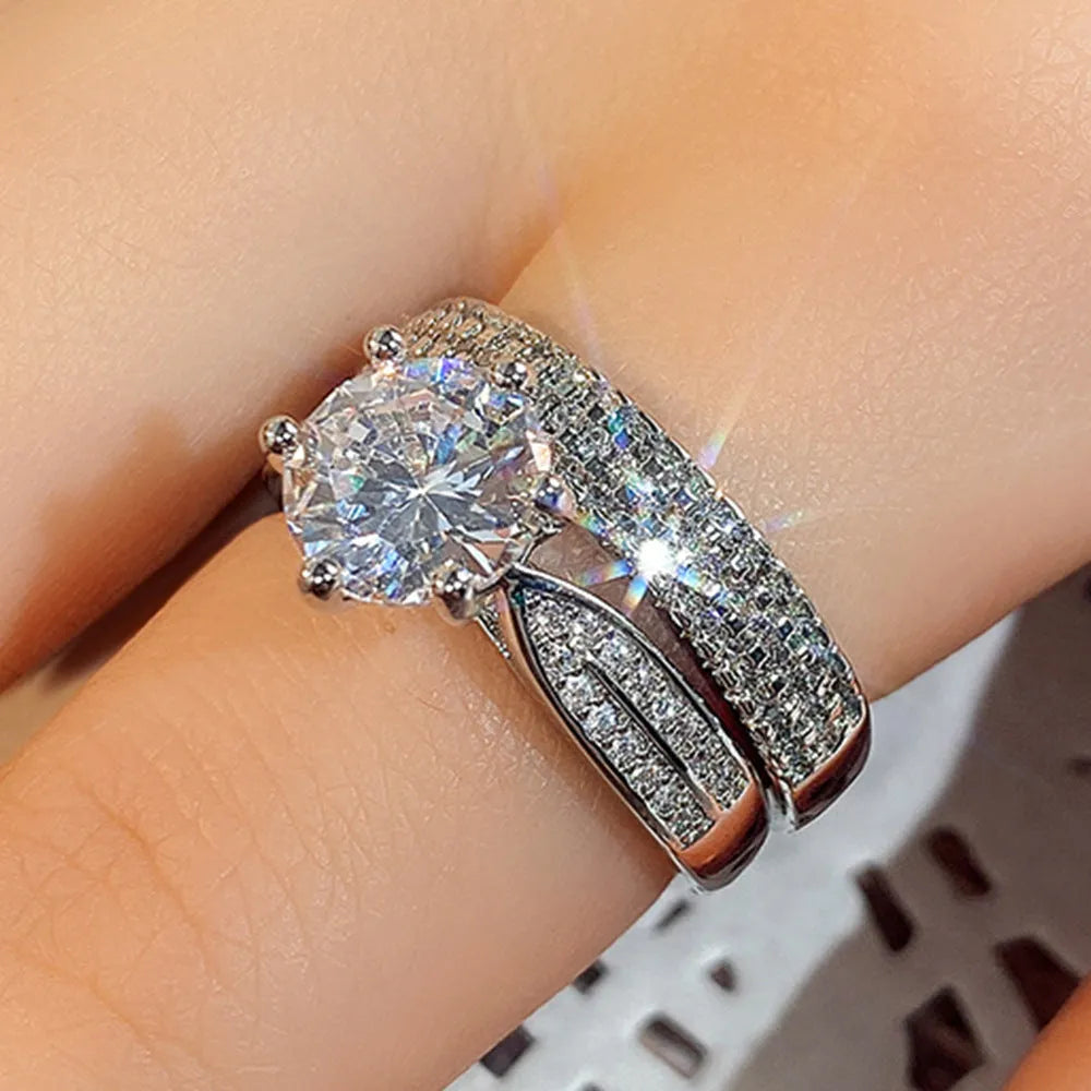 White gold colour geometric round wedding combined ring bracelet shown on hand