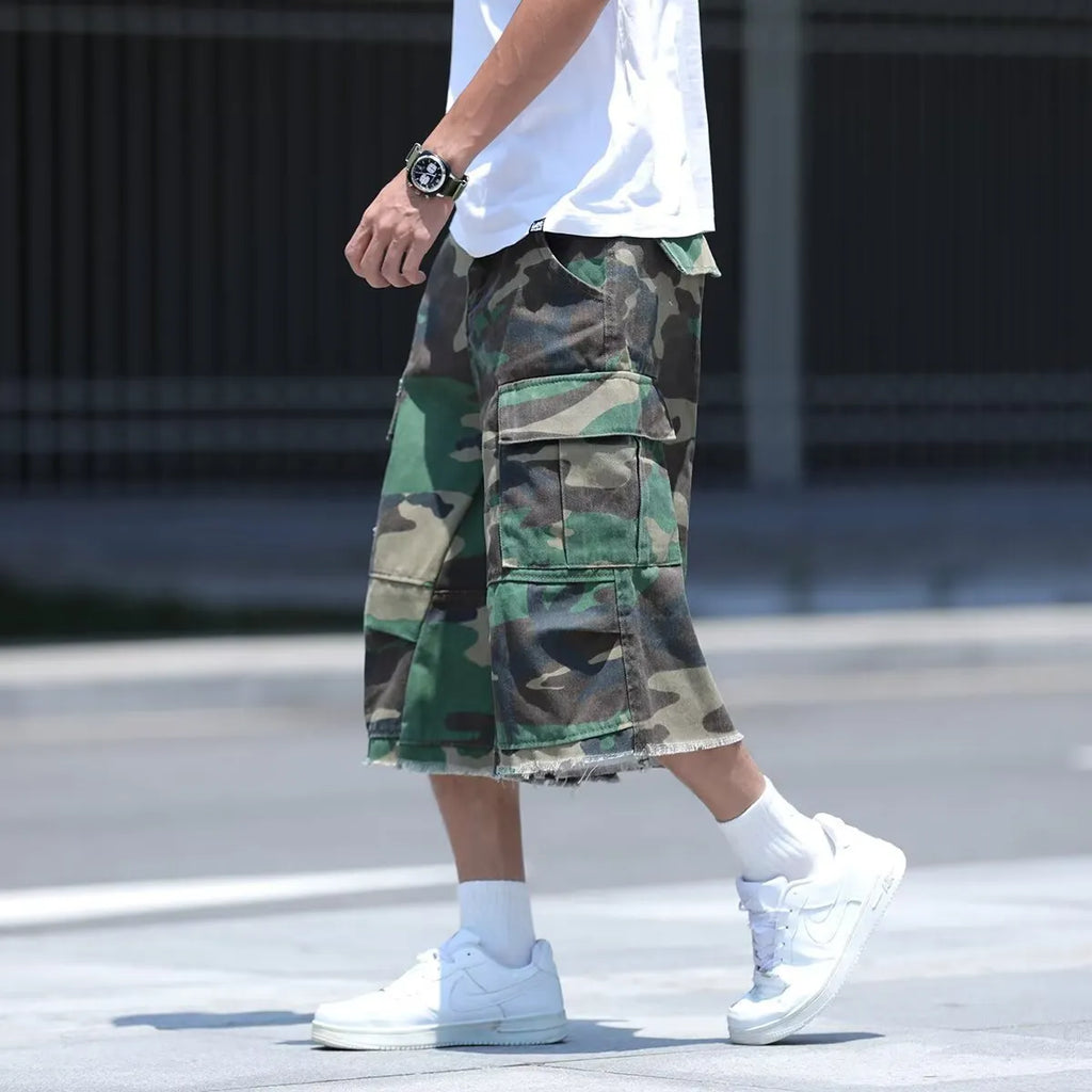 American style retro camouflage shorts in loose cropped fit for summer casual wear