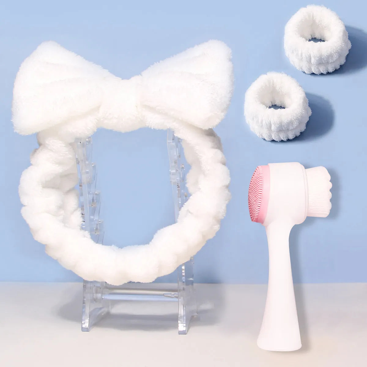 Facial brush with coral fleece hair band set in purple gradient colour with keep-dry design