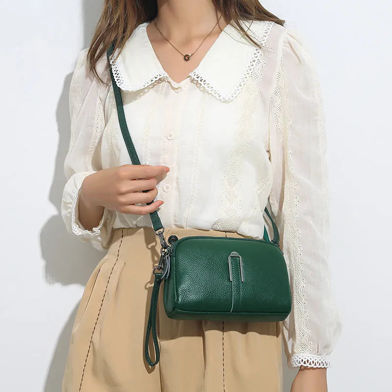 Genuine leather women's square shoulder bag in black, shown with dimensions 19x13x6 cm.