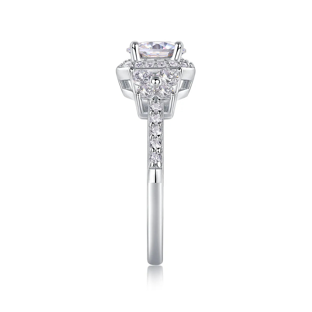 1 carat moissanite wedding ring set in S925 silver with platinum plating, sizes 5 to 9, gift box and GRA certificate